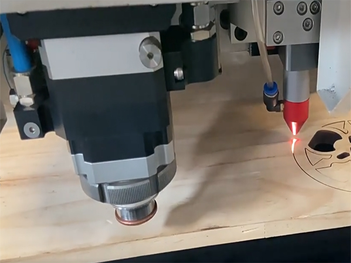 dual laser heads.jpg